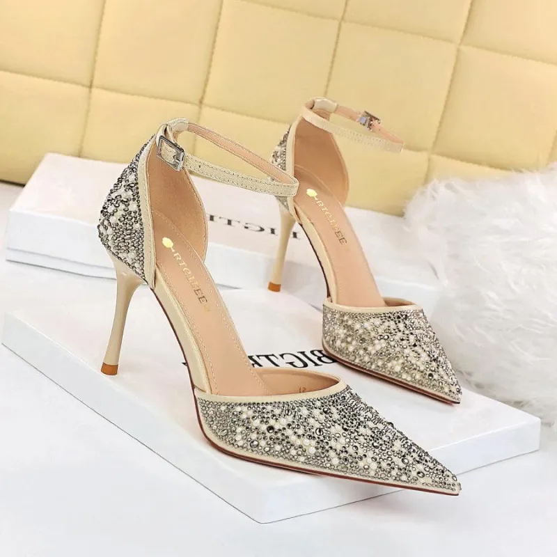 Diamond Piece Element Pointed Toe Fine High Heels - Image 3